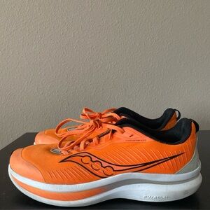 Saucony Endorphin KDZ Sneakers, Orange,‎ 7 M Big Kid-USED